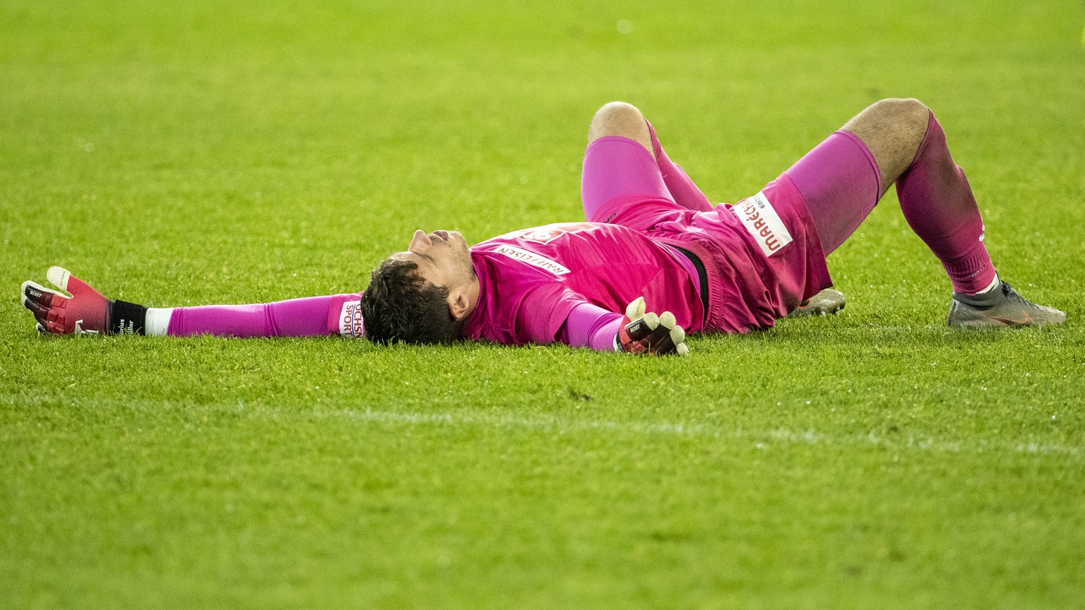 Luzerns Torhueter Marius Mueller im Super League Spiel zwischen dem FC Luzern und dem FC Lugano, am Sonntag, 3. November 2019 in der Swisspor Arena in Luzern. (KEYSTONE/Alexandra Wey)