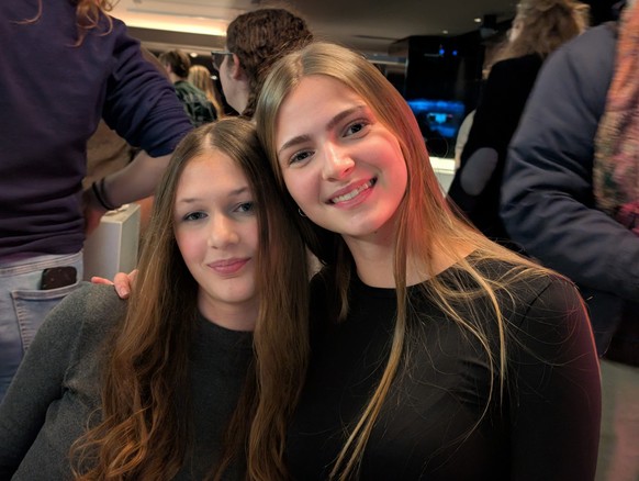 Lilly (links) und Isabella würden Ja sagen zum Service Citoyen.