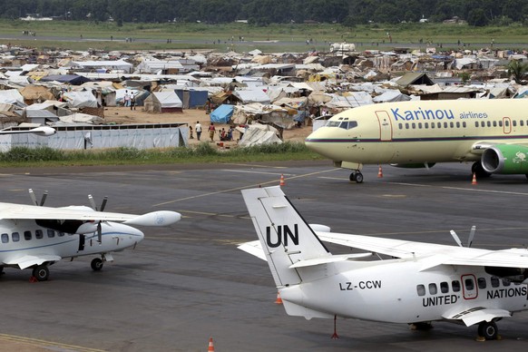 Am Flughafen von Bangui suchten viele Leute Zuflucht vor den Unruhen.&nbsp;