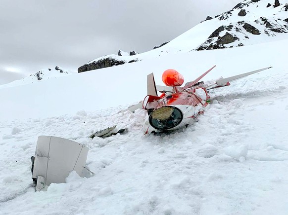 HANDOUT - Ein abgestuerzter Tiger-Kampfjet der Schweizer Armee, aufgenommen am Mittwoch, 26. Mai 2021, in Melchsee-Frutt. Ein Tiger-Kampfjet ist am Mittwochvormittag im Raum Melchsee-Frutt ueber unbew ...