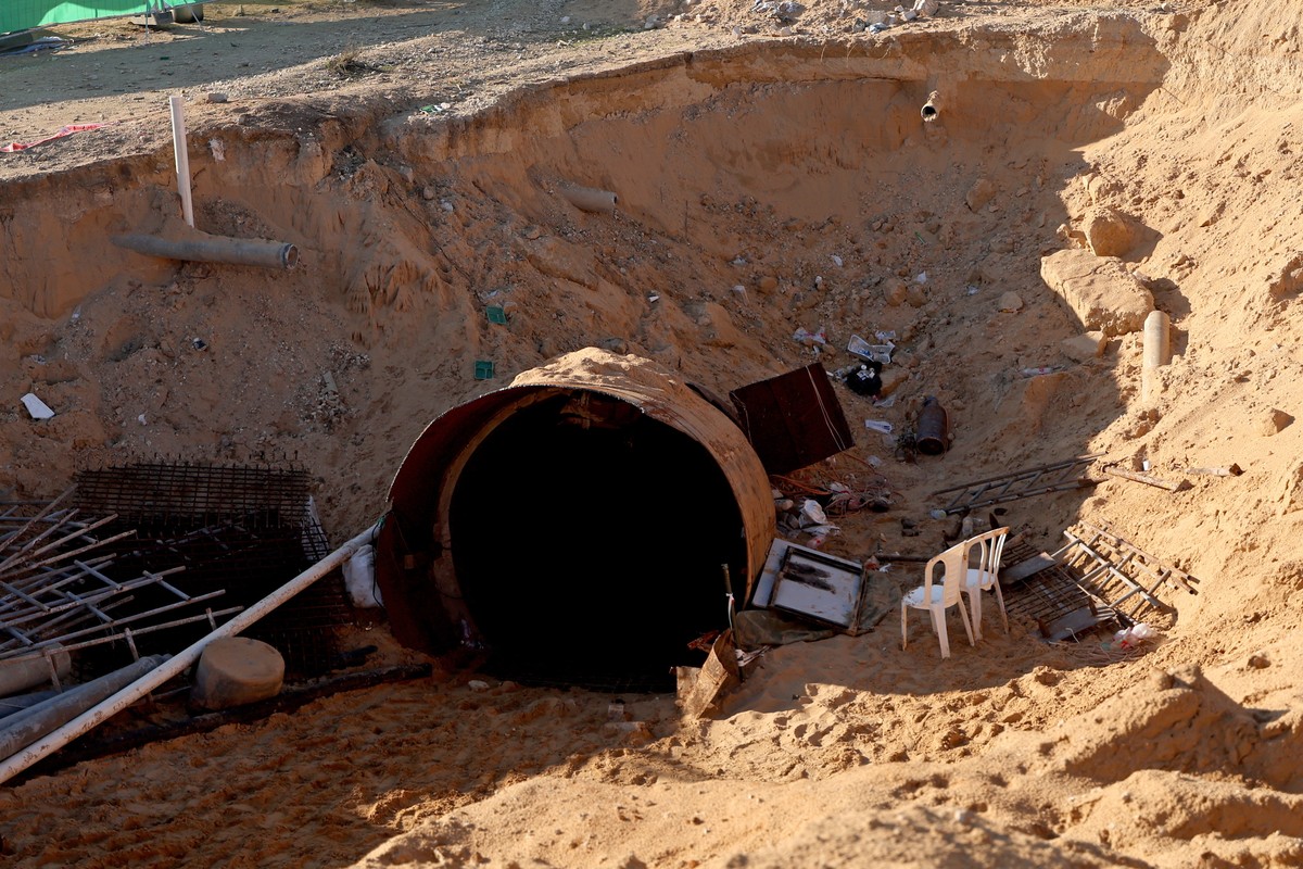 epa11034253 A photo taken while embedded with the Israeli Army shows the entrance of a tunnel 400 meters away from the Erez crossing between Gaza and Israel, in the Palestinian town of Beit Hanun, nor ...
