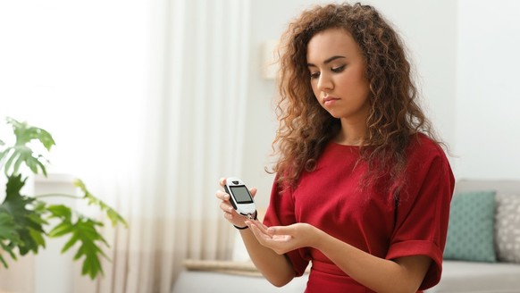 Frau Diabetes Diabetiker Diabetikerin Symbolbild stock