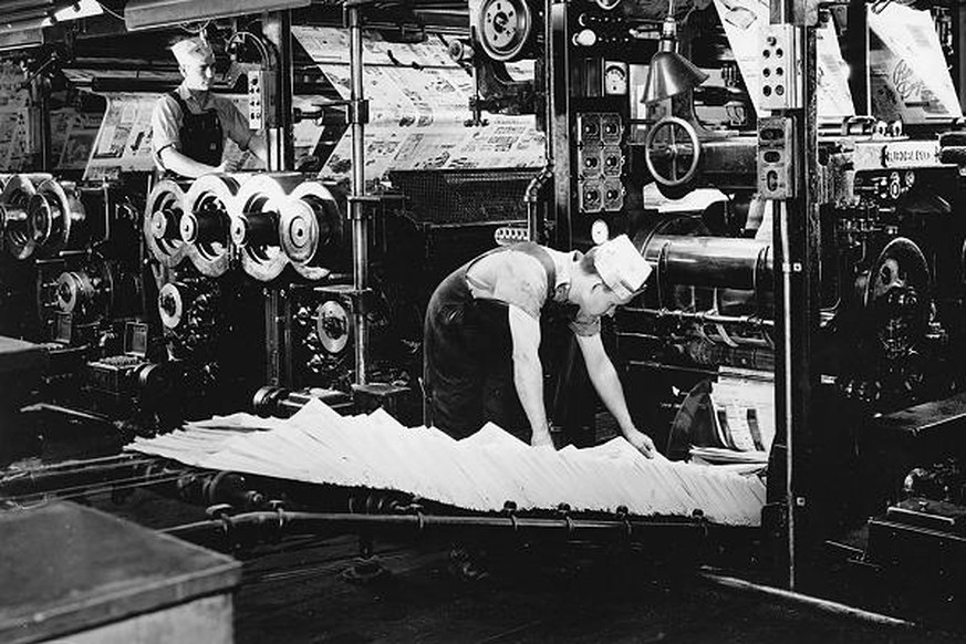 Eine Zeitungs-Druckerei in den USA, ca. 1940.