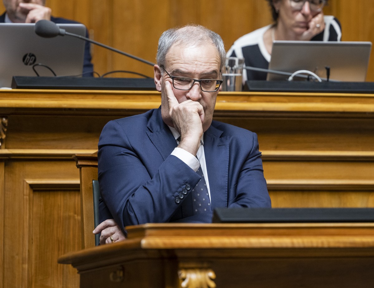 Guy Parmelin a été élu le 9 décembre 2015 au troisième tour de scrutin pour succéder à Eveline Widmer-Schlumpf (alors PBD).
