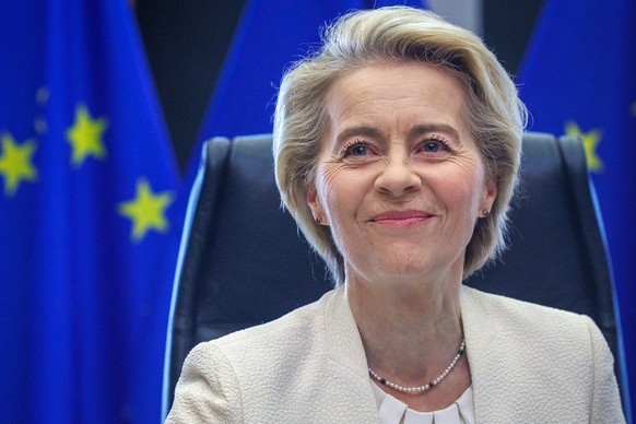 epaselect epa11941701 European Commission President Ursula von der Leyen chairs the European Commission College Meeting in Brussels, Belgium, 05 March 2025. EPA/OLIVIER MATTHYS