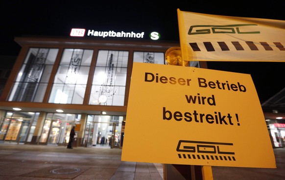 Warnung am Dortmunder Hauptbahnhof.