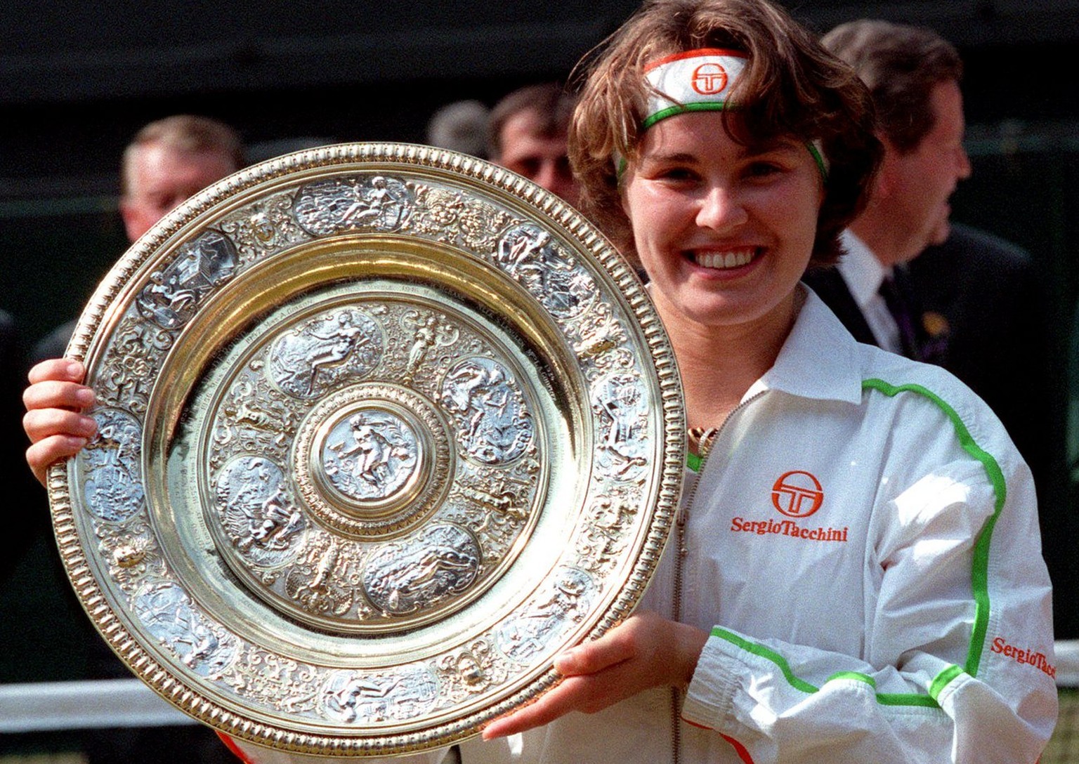 Wer kann da schon nicht strahlen? Martina Hingis gewinnt 1997 zum ersten Mal Wimbledon.