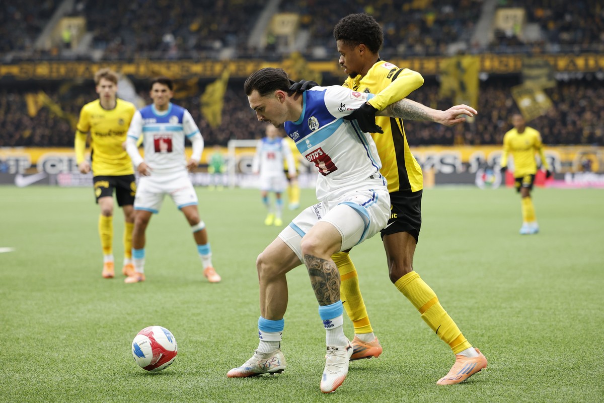Severin Ottiger (FCL), links, und Alan Virginius (YB) in Aktion im Super League Spiel zwischen dem BSC Young Boys und dem FC Luzern, am Sonntag, 14. Dezember 2025 im Stadion Wankdorf in Bern. (KEYSTON ...