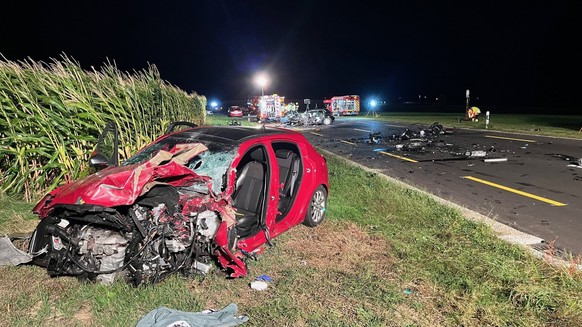 Unfall in Güttingen TG: Zwei Schwerverletzte.