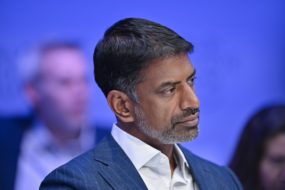 epa10413605 Vas Narasimhan, CEO of Swiss Pharma multinational Novartis, participates in a panel session during the 53rd annual meeting of the World Economic Forum (WEF) in Davos, Switzerland, 18 Janua ...