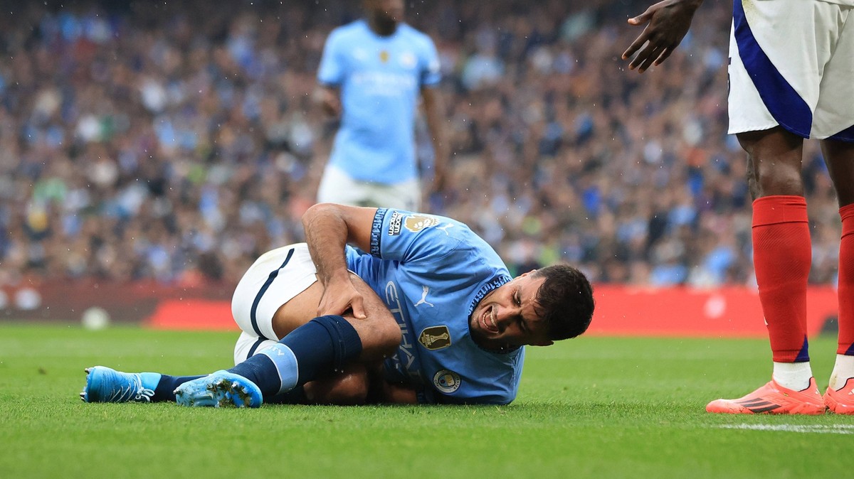 22nd September 2024 Etihad Stadium, Manchester, England Premier League Football, Manchester City versus Arsenal Rodri of Manchester City is injured in a collision with Thomas Party of Arsenal leading  ...