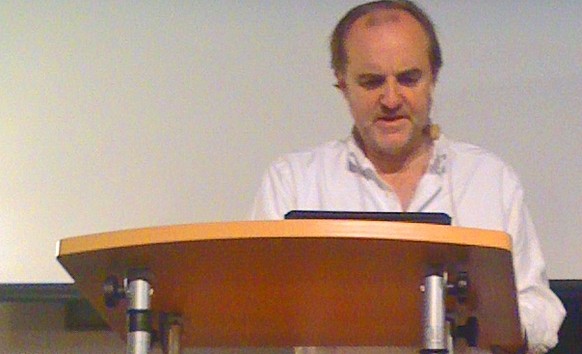 Psychoanalytiker Peter Schneider 2010 bei einem Vortrag.