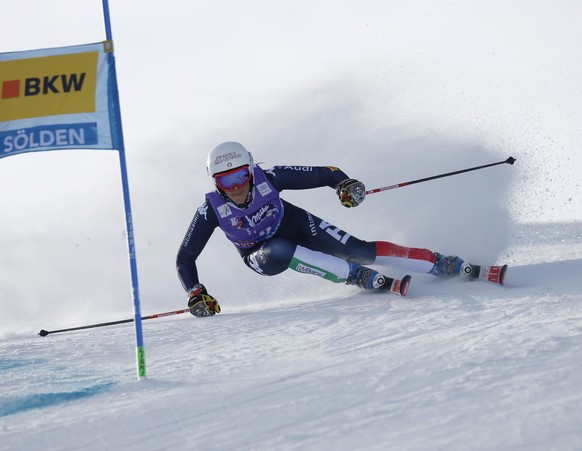 Federica Brignone dominierte den ersten Riesenslalom-Lauf in Sölden.