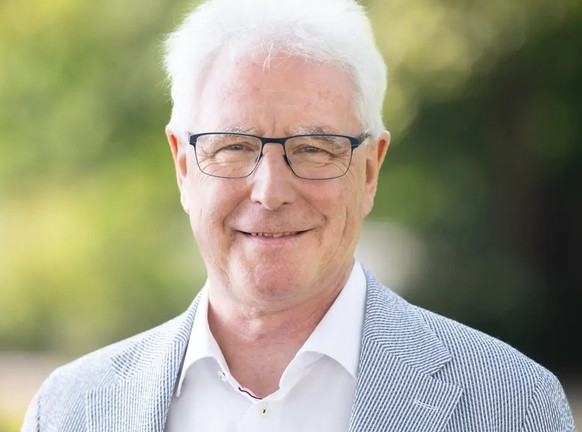 Peter Gautschi is professor of history didactics at Lucerne University of Education.