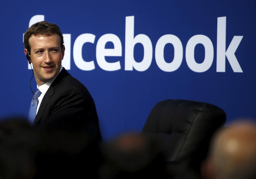 Facebook CEO Mark Zuckerberg is seen on stage during a town hall at Facebook&#039;s headquarters in Menlo Park, California September 27, 2015. Picture taken February 27, 2015. REUTERS/Stephen Lam/File ...