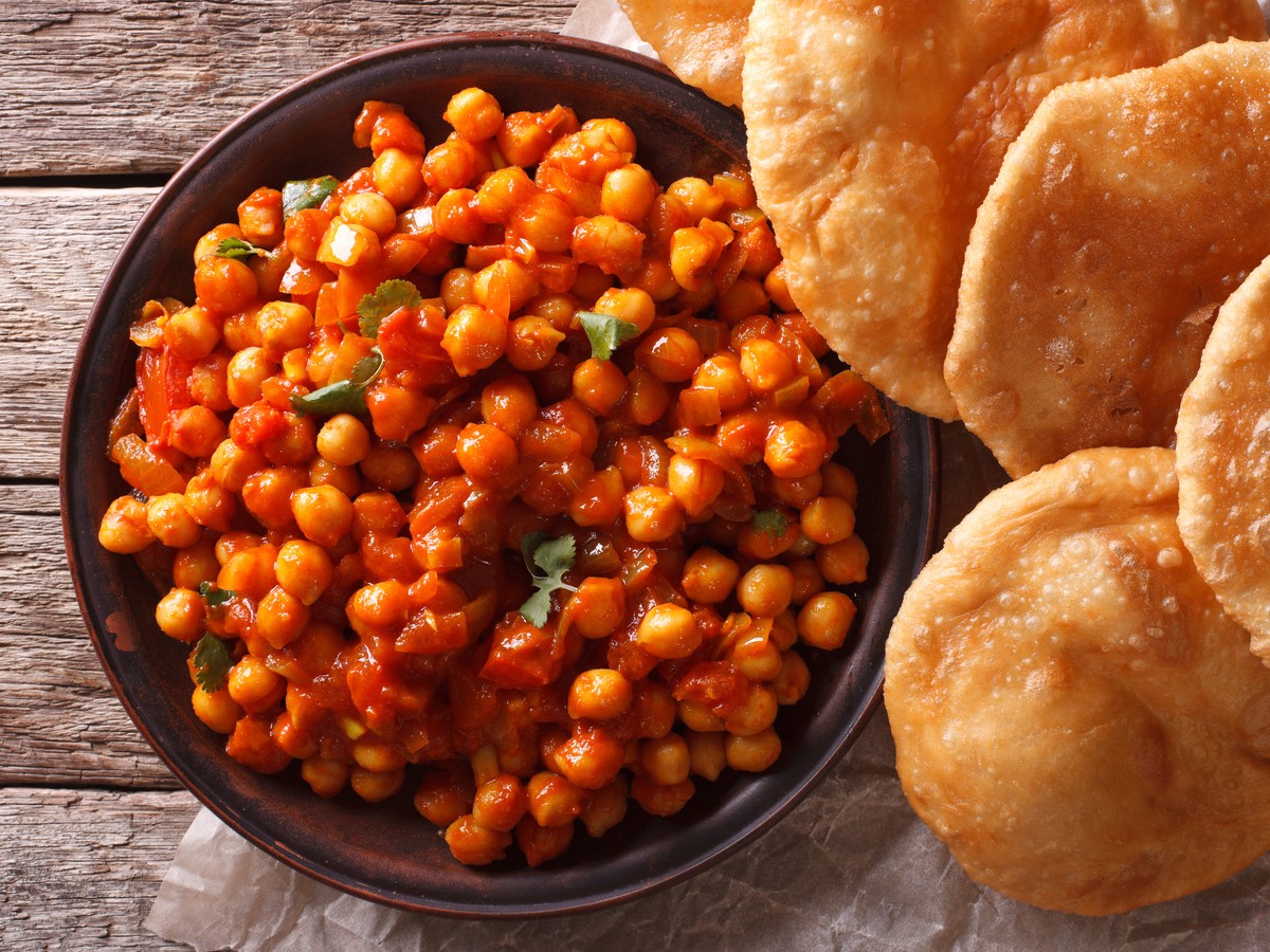 channa masala kichererbsen curry puri indien street food streetfood vegan vegetarisch essen chana