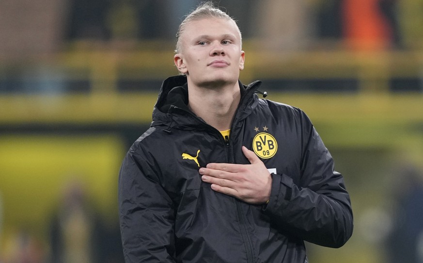 Dortmund&#039;s Erling Haaland, celebrates after the German Bundesliga soccer match between Borussia Dortmund and Greuther Fuerth in Dortmund, Germany, Wednesday, Dec. 15, 2021. (AP Photo/Martin Meiss ...