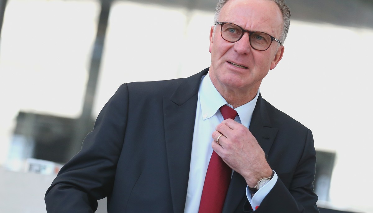 Rummenigge nervt sich ab den Transfergerüchten um Robert Lewandowski.
