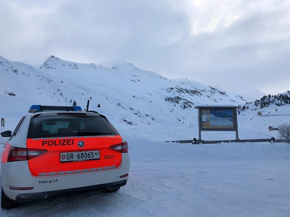 Am Donnerstag sind in Davos zwei Lawinen niedergegangen. Zwei Personen wurden dabei verschüttet. Eine davon erlag ihren Verletzungen. 

Eine Lawine löste sich um 14 Uhr an der Winterlücke beim Flüela  ...