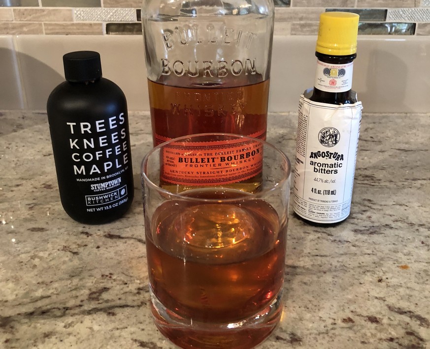 maple old fashioned whiskey cocktail whiskey ahornsirup angostura trinken drinks cocktails https://www.reddit.com/r/cocktails/comments/9gdjws/maple_syrup_old_fashioned/