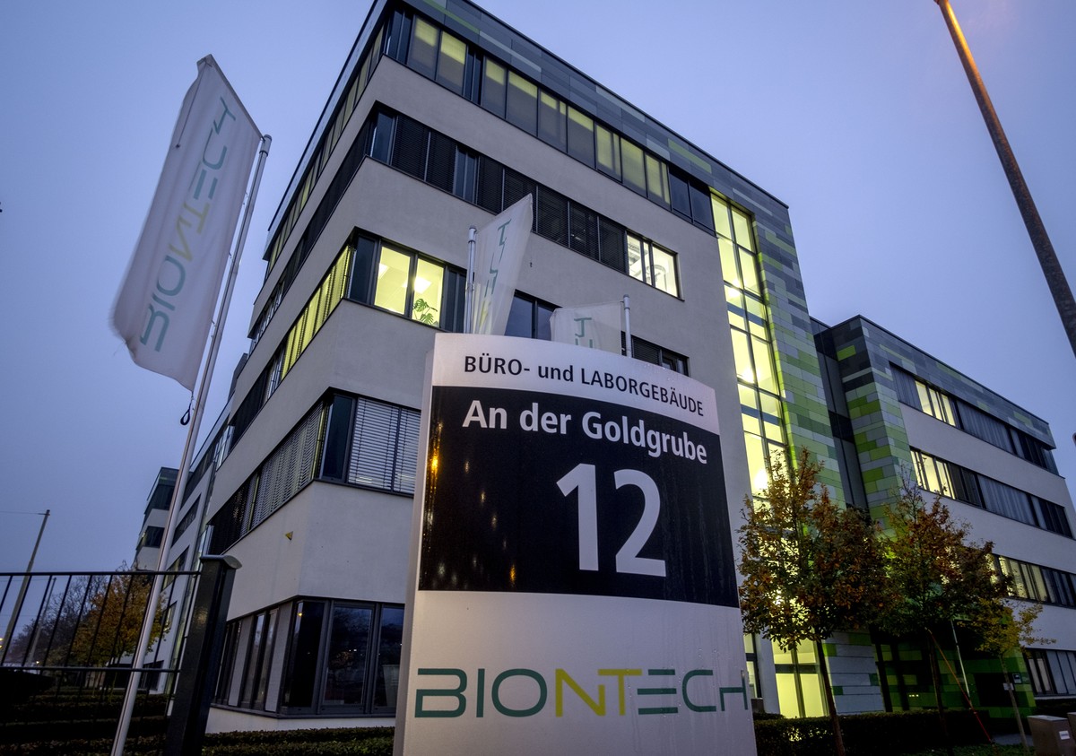 Exterior view of the headquarters of the German biotechnology company "BioNTech" pictured in Mainz, Germany, Tuesday, Nov.10, 2020. (AP Photo/Michael Probst)