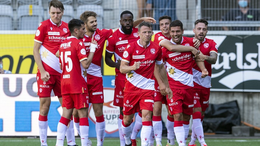 Thuns Spieler feiern ihren Treffer zum 1:0 im Fussball Meisterschaftsspiel der Super League zwischen dem FC Thun und dem FC St. Gallen, am Sonntag, 19. Juli 2020, in der Stockhorn Arena in Thun. (KEYS ...