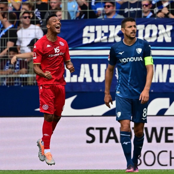 IMAGO / kolbert-press

Torjubel zum 0:1 durch Karim Onisiwo 9 (1. FSV Mainz 05), VfL Bochum vs. 1. FSV Mainz 05, Fussball, 1. Bundesliga, 1. Spieltag, 06.08.2022 DFB regulations prohibit any use of ph ...