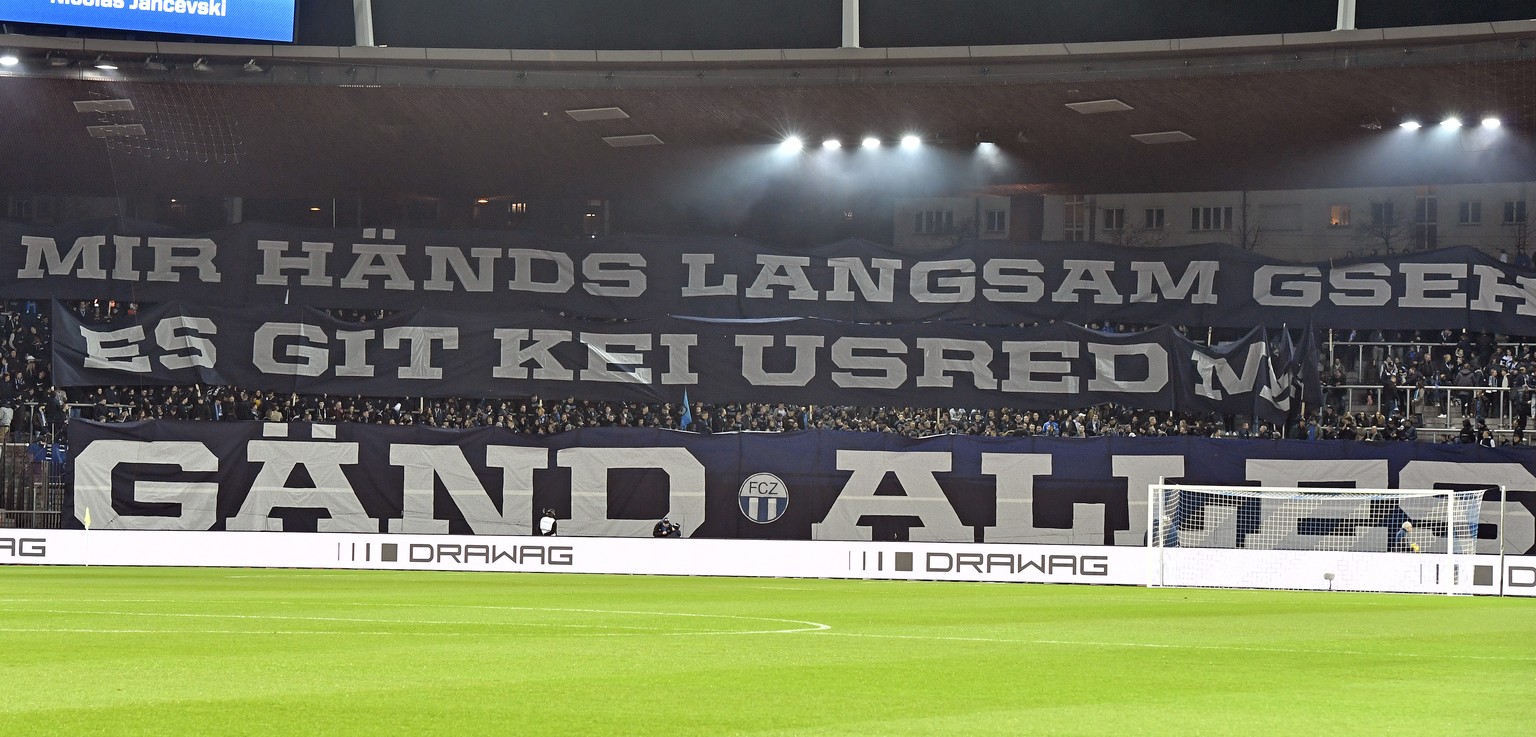 Klare Forderung der FCZ Fans beim Fussballspiel der Super League FC Zuerich gegen Neuchatel Xamax im Stadion Letzigrund in Zuerich am Samstag, 22. Februar 2020. (KEYSTONE/Walter Bieri)