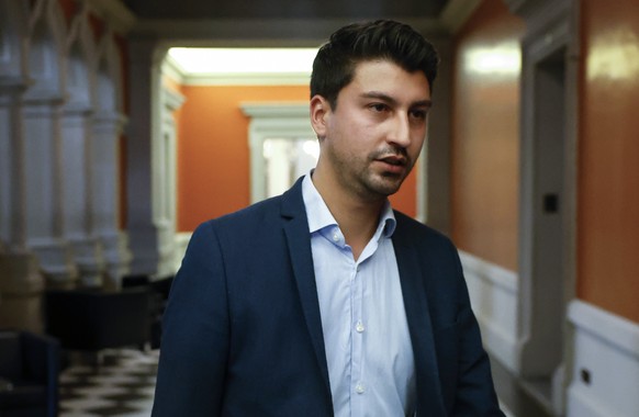 Fabian Molina, SP-ZH, auf dem Weg zum Kommissionszimmer der Immunitaetskommission, am Mittwoch, 11. Mai 2022 im Bundeshaus in Bern. (KEYSTONE/Peter Klaunzer)