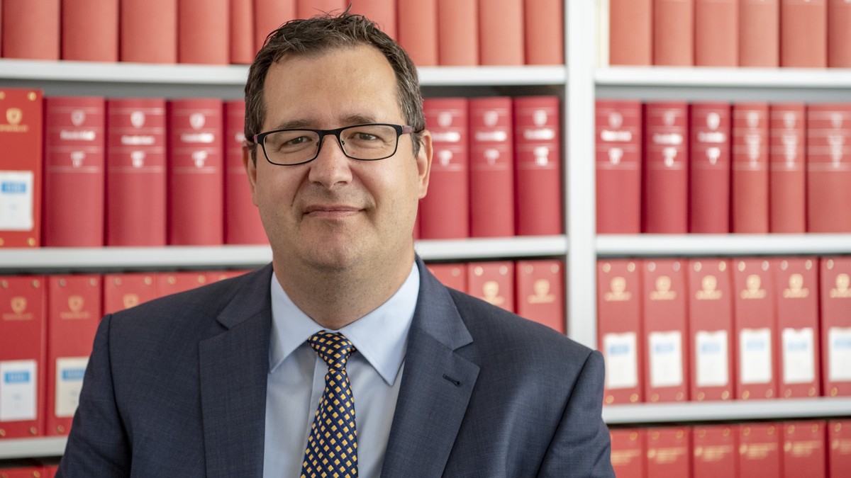 Der Praesident des Ober- und Verwaltungsgerichts des Kantons Obwalden, Stefan Keller wurde von der Aufsichtsbehoerde ueber die Bundesanwaltschaft zum ausserordentlichen Staatsanwalt des Bundes ernannt ...
