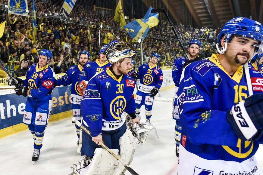 Verabschieden sich nach einer lange Saison von ihren Fans: Die HCD-Akteure.