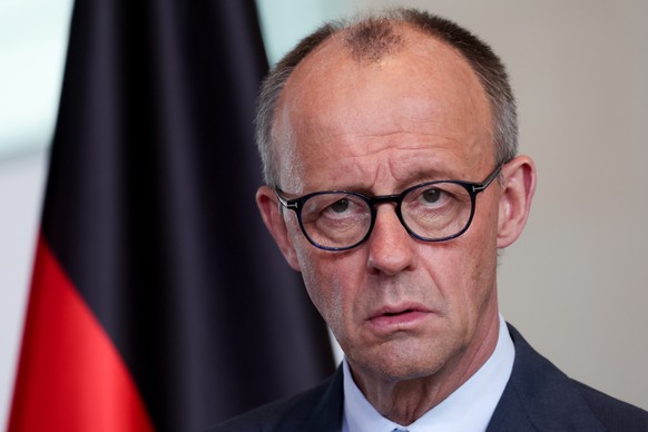 epa12893772 German Chancellor Friedrich Merz attends a joint press conference with Irish Taoiseach Micheal Martin after their meeting at the Chancellery in Berlin, Germany, 16 April 2026. EPA/FILIP SI ...