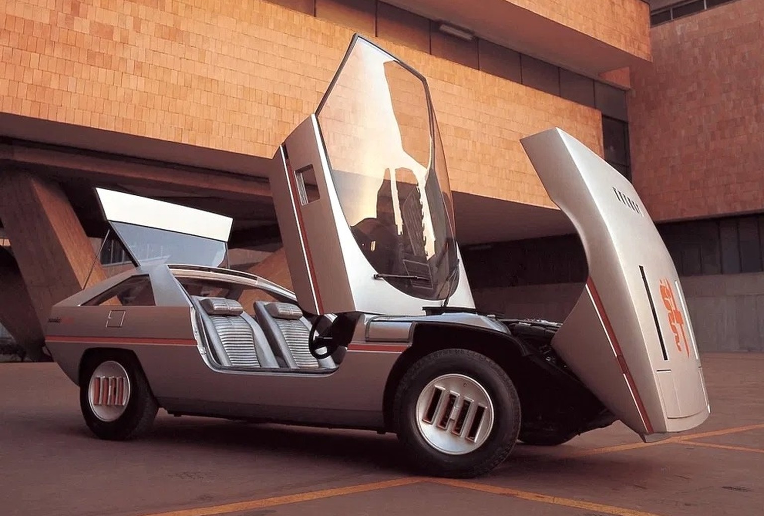 Alfa Romeo Caimano – Concept Car on the Alfasud platform, 1971, by Giugiaro for Italdesign