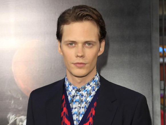 LOS ANGELES - SEP 5: Bill Skarsgard bei der Premiere von &quot;It&quot;am TCL Chinesisches Theater IMAX am 5. September 2017 in Los Angeles, CA