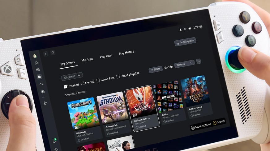 Windows-Handheld Xbox Ally mit neuer Xbox-Benutzeroberfläche: Hier lassen sich auch Game-Pass-Spiele oder aus Game-Stores wie Steam installierte PC-Spiele starten.