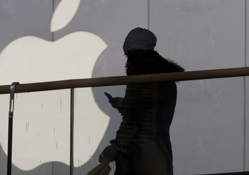 Eine Apple-Kundin in Peking. Kriminelle Angestellte haben Kundendaten weiterverkauft.
