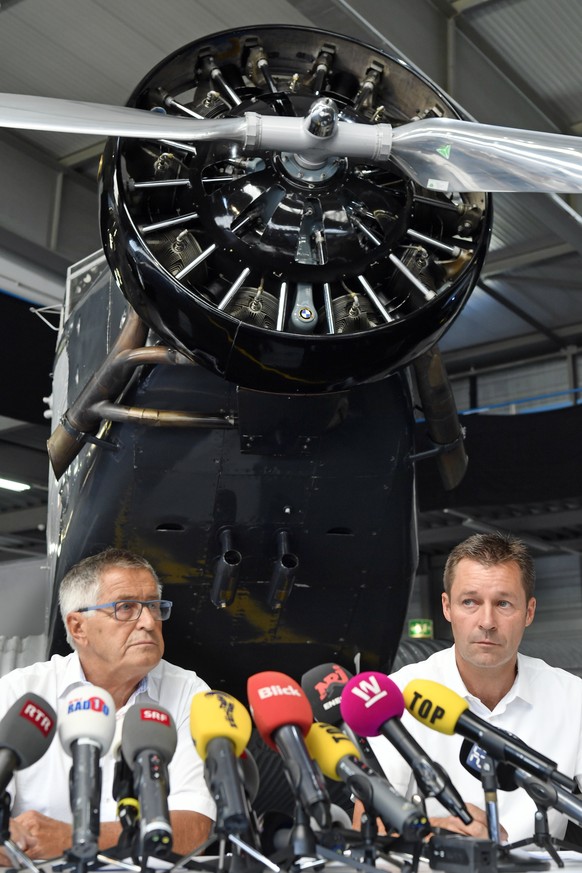 Kurt Waldmeier, links, CEO, JU-AIR und 
Andreas Pfisterer, rechts, Chefpilot an einer Medienkonferenz der JU- AIR zur Wiederaufnahme des Flugbetriebes in Duebendorf am Freitag, 17. August 2018. 
 (KEY ...