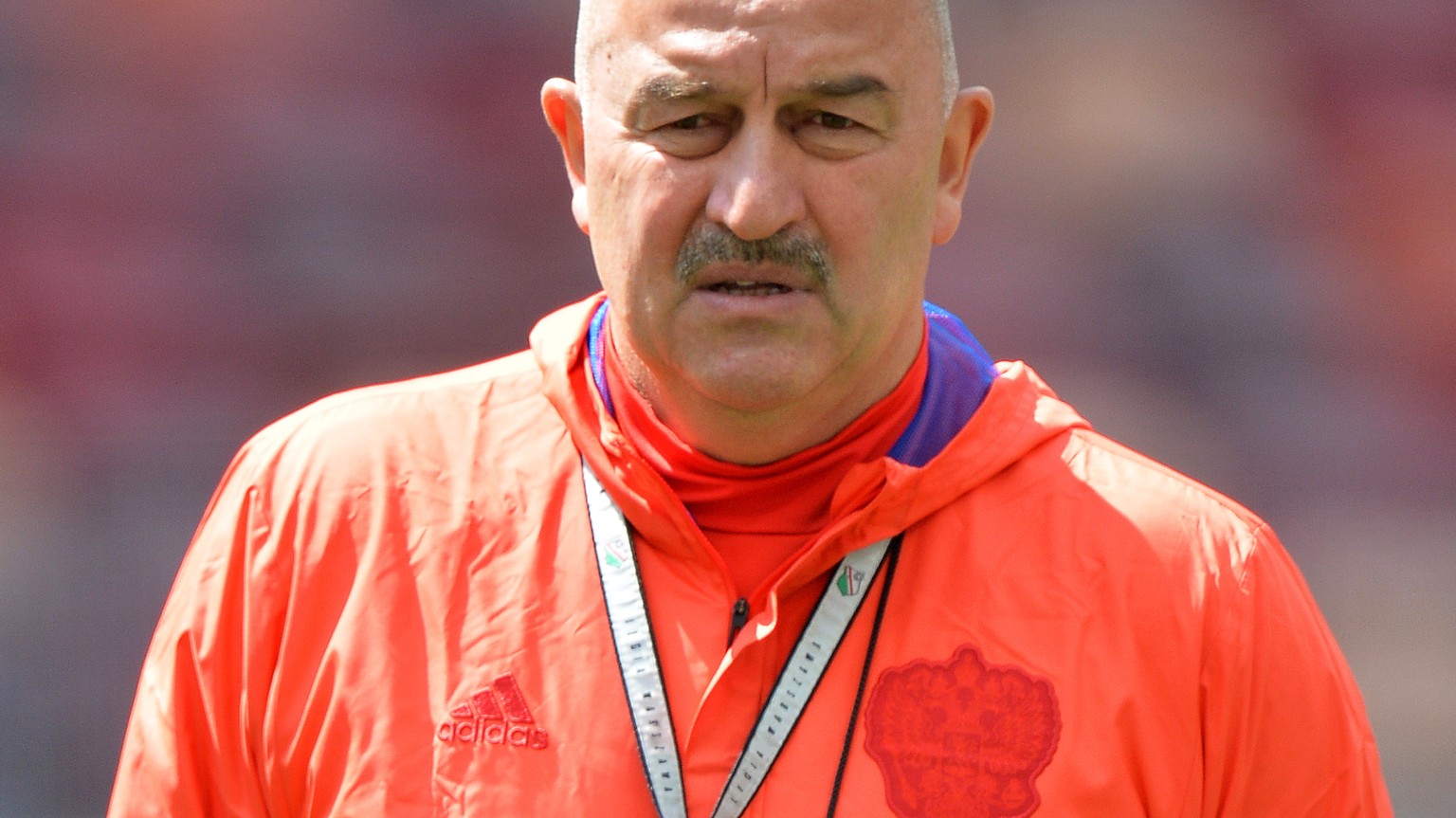 epa06804093 Russia&#039;s head coach Stanislav Cherchesov leads his team&#039;s training session in Moscow, Russia, 13 June 2018. Russia will face Saudi Arabia in the opening match of the FIFA World C ...