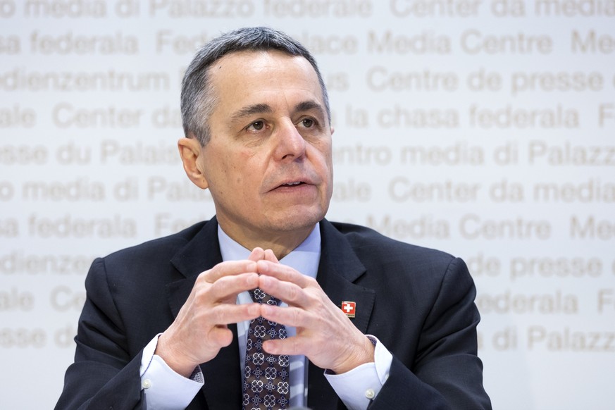 Bundesrat Ignazio Cassis spricht waehrend einer Medienkonferenz des Bundesrates zum Thema Strategie Landeskommunikation 2021-2024, am Freitag, 18. Dezember 2020, in Bern. (KEYSTONE/Peter Klaunzer)