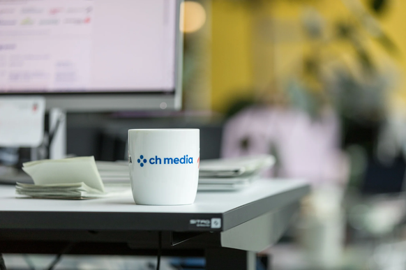 CH Media erzielte 2025 einen Umsatz von 406 Millionen Franken. Es entspricht einem Rückgang von 1 Prozent gegenüber dem Vorjahr.
