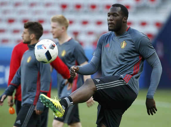 Football Soccer - Euro 2016 - Belgium Training - Allianz Riviera Stadium - Nice, France - 21/6/16 - Belgium&#039;s Romelu Lukaku during training. REUTERS/Eric Gaillard