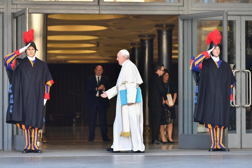 epa07384646 Pope Francis (C) arrives for the opening of a global child protection summit on the sex abuse crisis within the Catholic Church, at the Vatican, Vatican City, 21 February 2019. Pope Franci ...