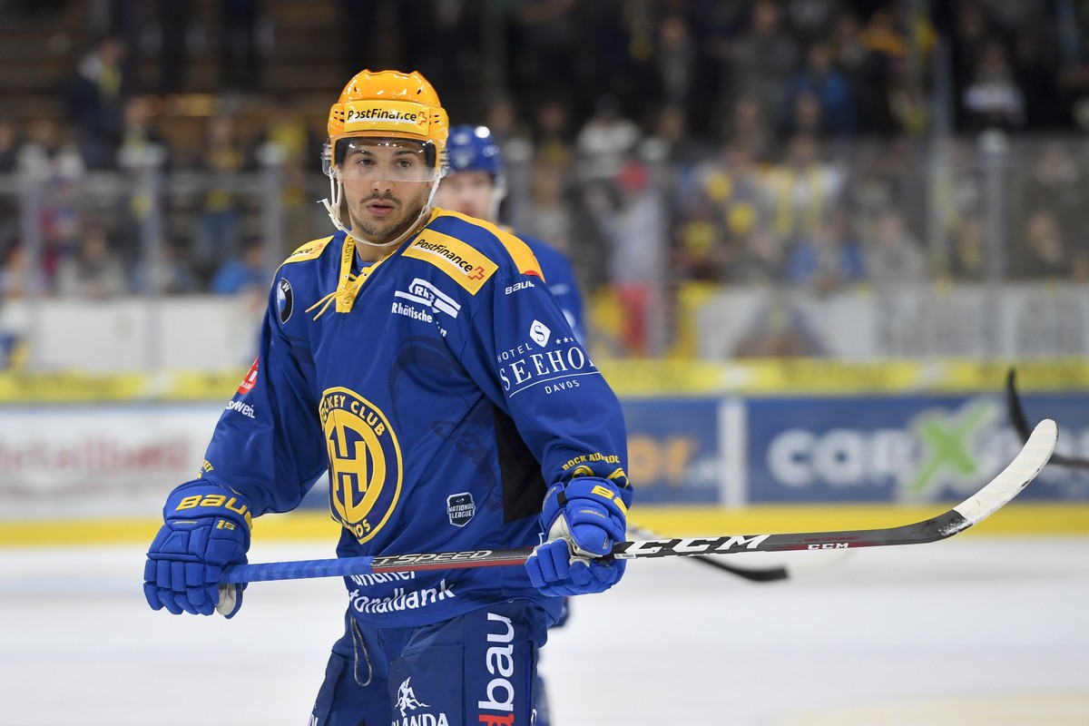 Der Davoser Inti Pestoni, beim Eishockey-Qualifikationsspiel der National League A zwischen dem HC Davos und den Rapperswil-Jona Lakers, am Dienstag, 25. September 2018, in der Vaillant Arena in Davos ...