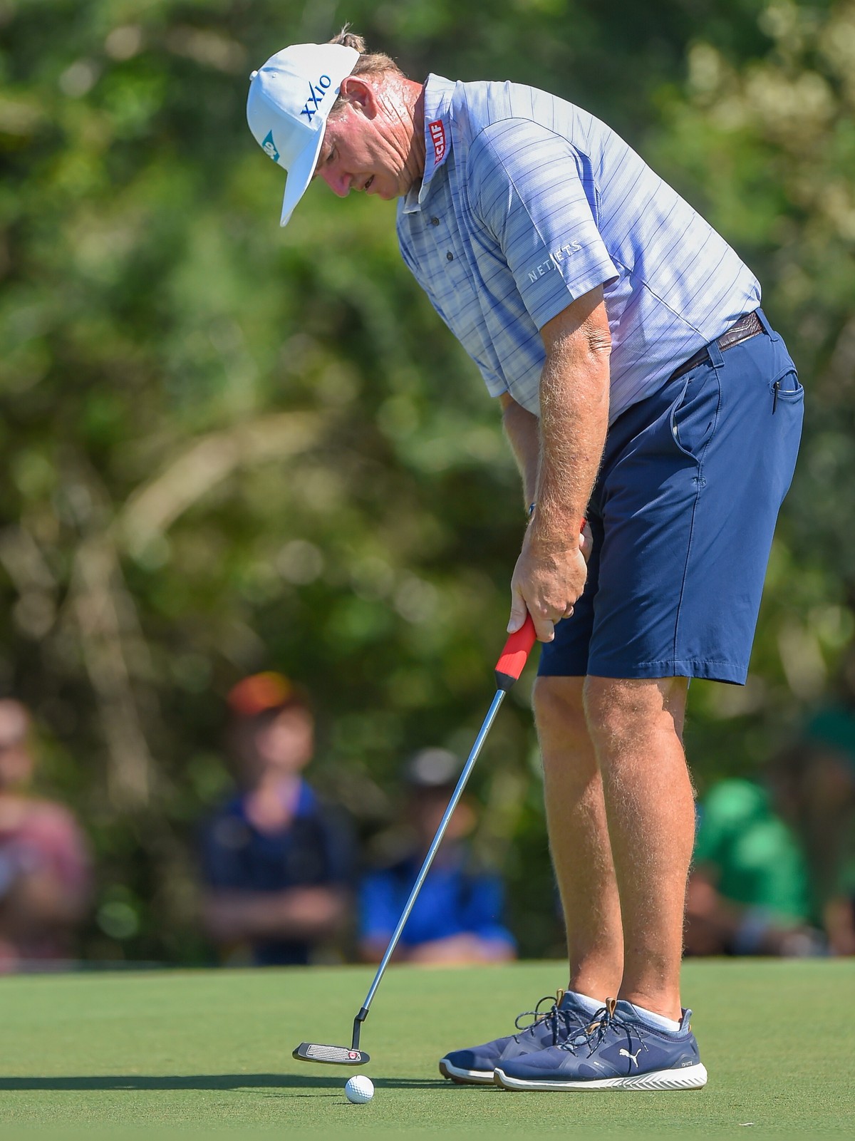 epa08030932 South Africa's Ernie Els in action on the first day of the Dunhill Golf Championship at the Leopard Creek Golf Course, Nelspruit, South Africa, 28 November 2019. EPA/CHRISTIAAN KOTZE