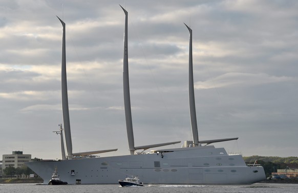 epa04942078 The sailing ship 'White Pearl', described by media as a 'Mega sailing yacht', is prepared for a test voyage in Kiel, norther Germany, early 21 September 2015. The saili ...