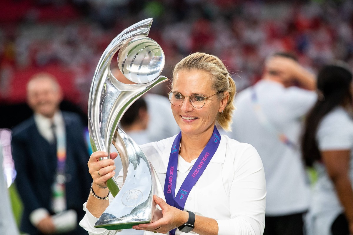 England Women v Germany UEFA WOMENÕS EURO 2022 31/07/2022. Cup Final Sarina Wiegman, Head Coach of England Women hold Euros cup after the UEFA WOMENÕS EURO 2022 match between England Women and Germany ...