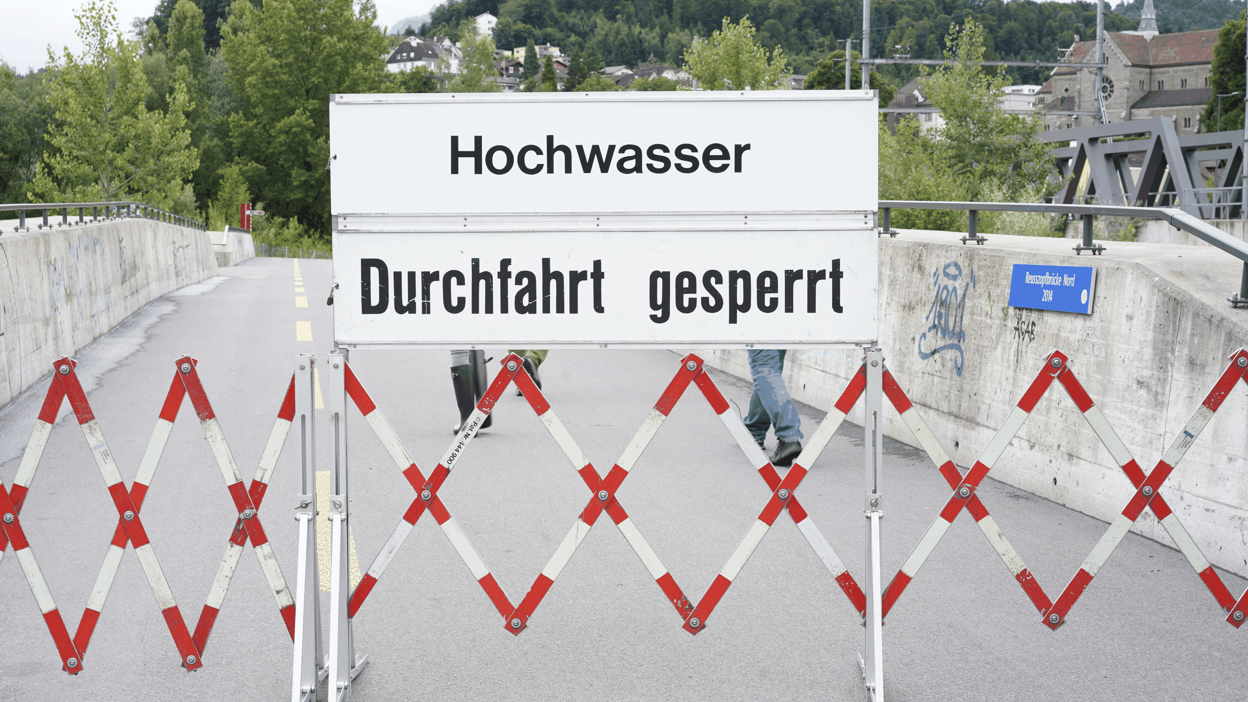 hochwasser, schild, durchfahrt gesperrt, luzern, emme,