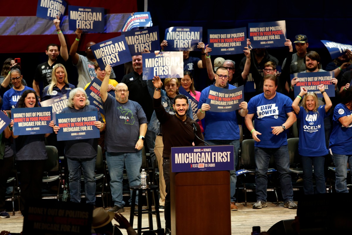 Michigan Senate candidate Abdul El-Sayed speaks to a crowd during a rally, Sunday, Oct. 25, 2026, in Grand Rapids, Mich. (AP Photo/Kristen Norman)
Election 2026 Michigan Senate