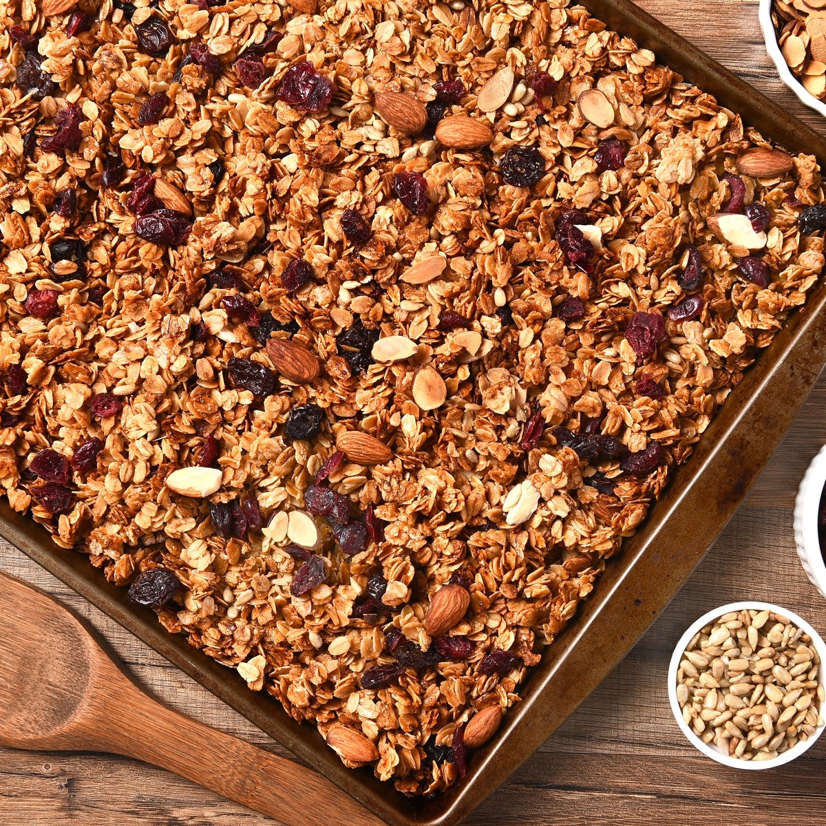 granola home made hausgemacht haferflocken frühstücksmüesli knusper nüsse cranberries cranberry frühstück essen food
