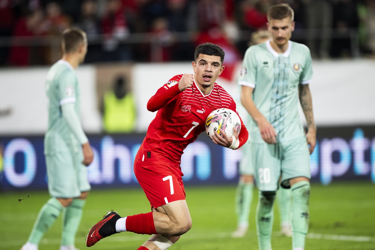 Switzerland's forward Zeki Amdouni reacts after scoring 3-3 during the UEFA Euro 2024 qualifying group I soccer match between Switzerland and Belarus, on Sunday, October 15, 2023, at the Kybunpar ...